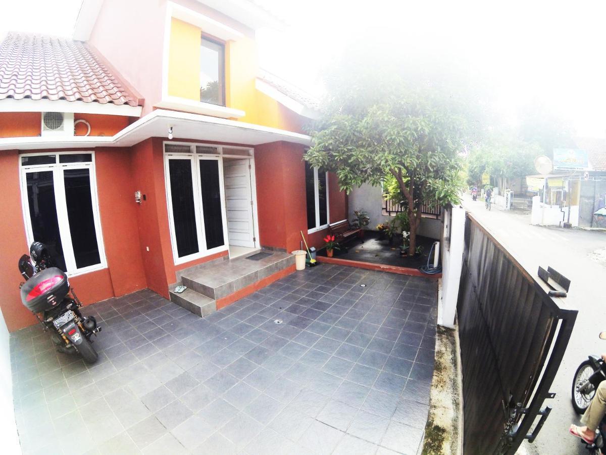 Minggiran Street Homestay Jogja Jogjacarta Exterior foto